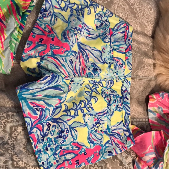 Lilly Pulitzer shorts Sz 00 EUC - Picture 2 of 5